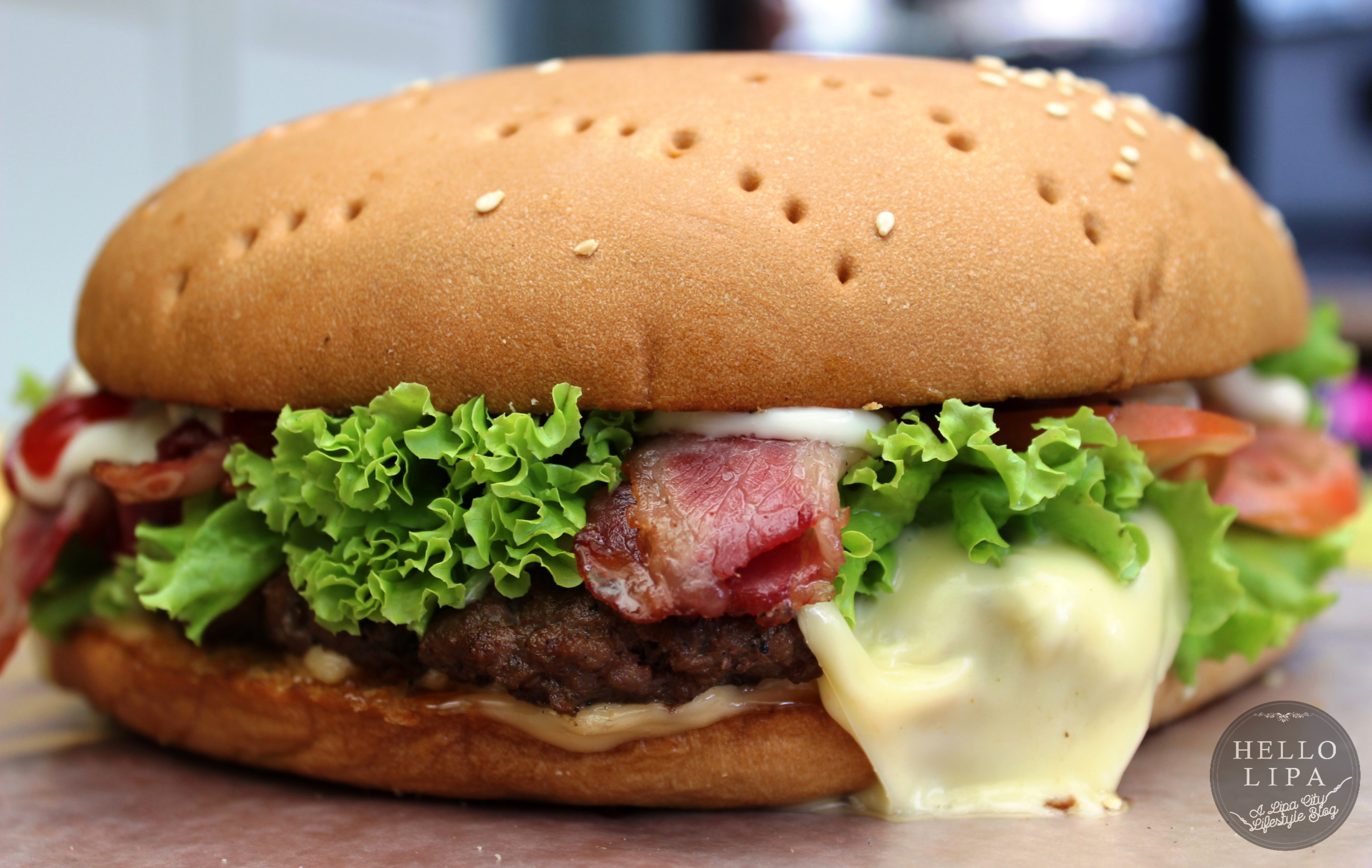 Collosso Lipa: The House of Giant Burgers is Back!